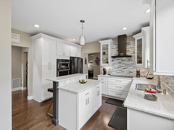 5th image of 5 Pebble Beach Drive