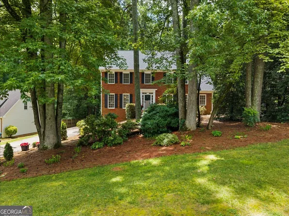 153 Lakeside Dr, Kennesaw, GA 30144