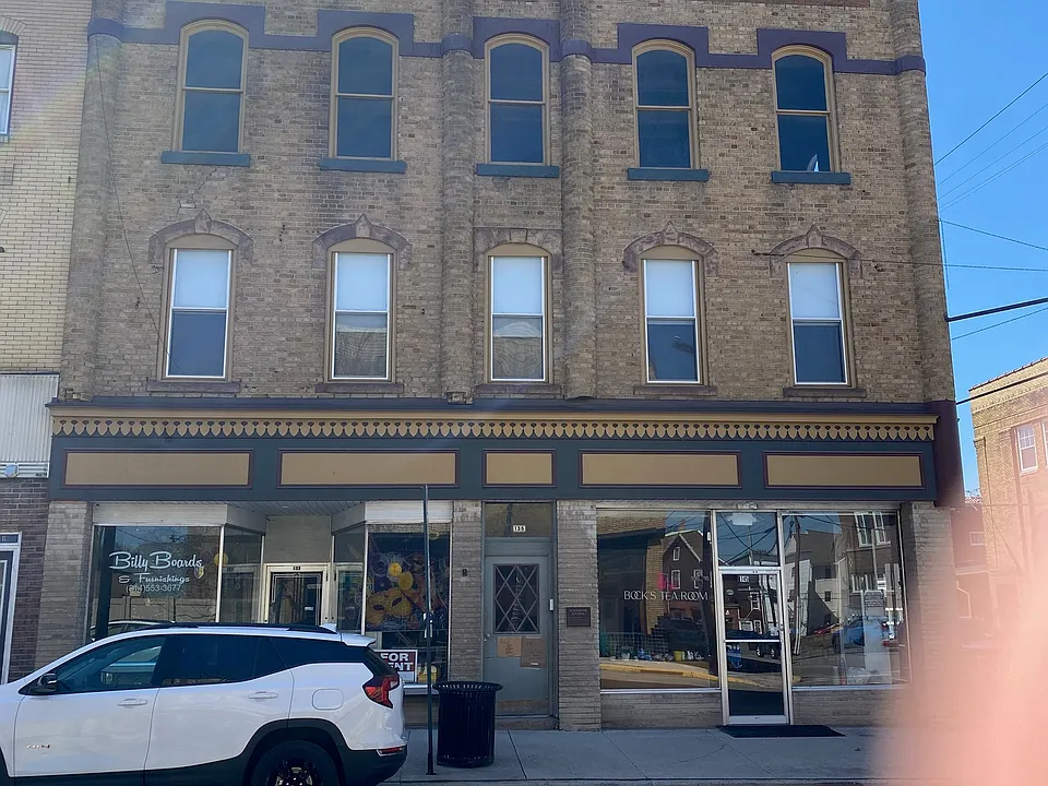 133 N Front St #1