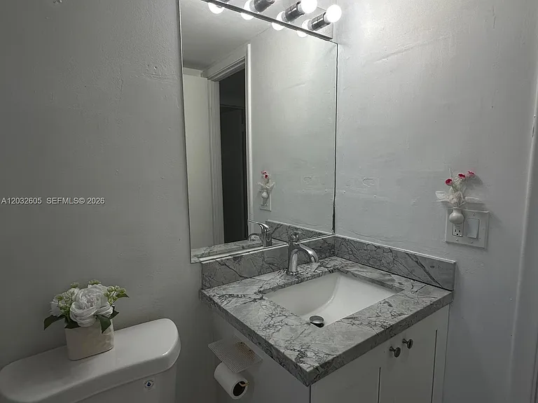 10050 NW 6th St #202 — Photo 23