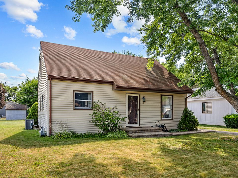 1st image of 33 Woodbine Dr