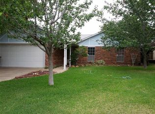 2809 Forestwood Dr, Bryan, TX 77801