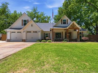 893 N E St #N, Eufaula, OK 74432
