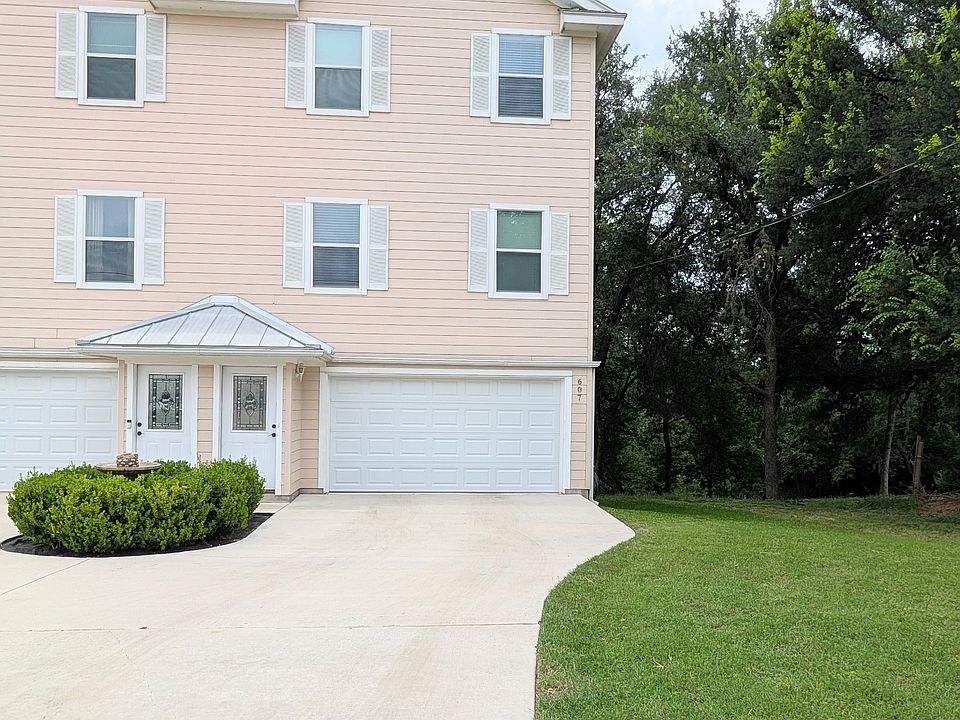 1st image of 607 Creek Dr