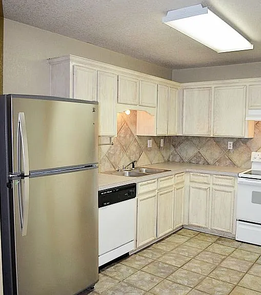 3805 Hitchrock Dr #A — Photo 9