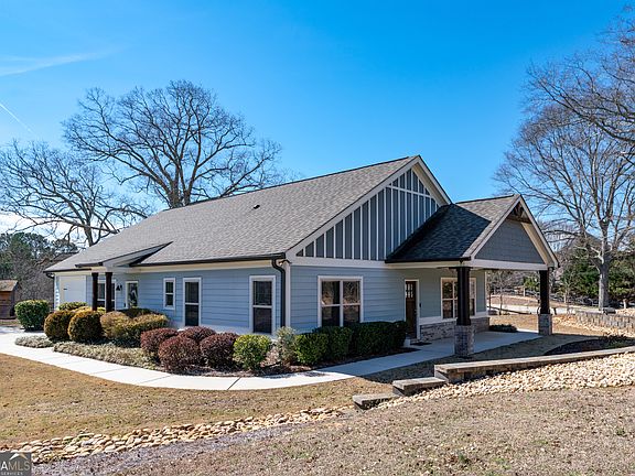 3rd image of 1460 Mineral Springs Rd