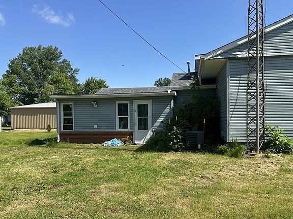 3rd image of 415 S Park St