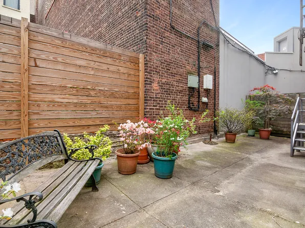 195 Prospect Park West image 1 of 9