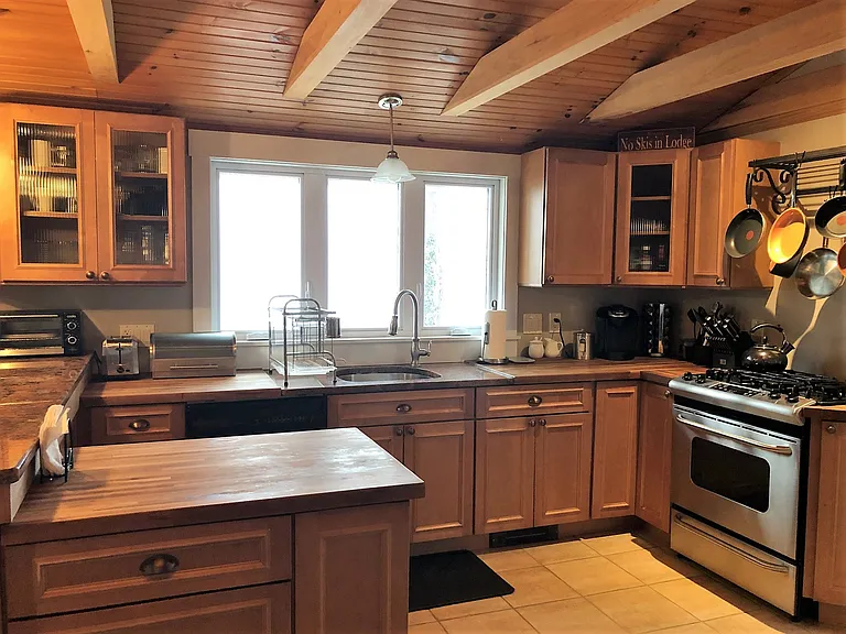 347 Stowe Hollow Rd — Photo 5