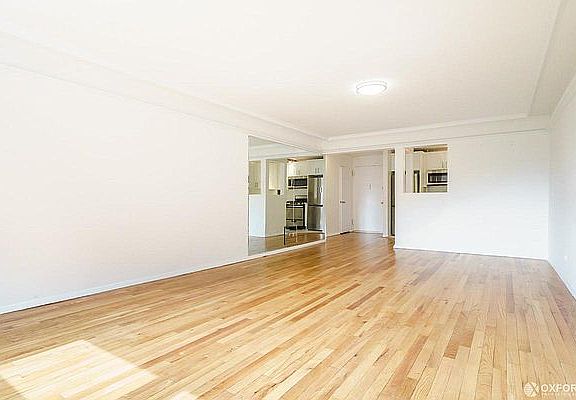 4th image of 165 Christopher St APT 5F