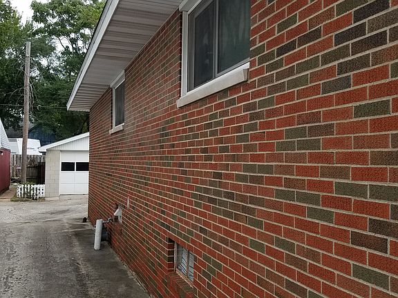 3rd image of 37 W Penning Ave