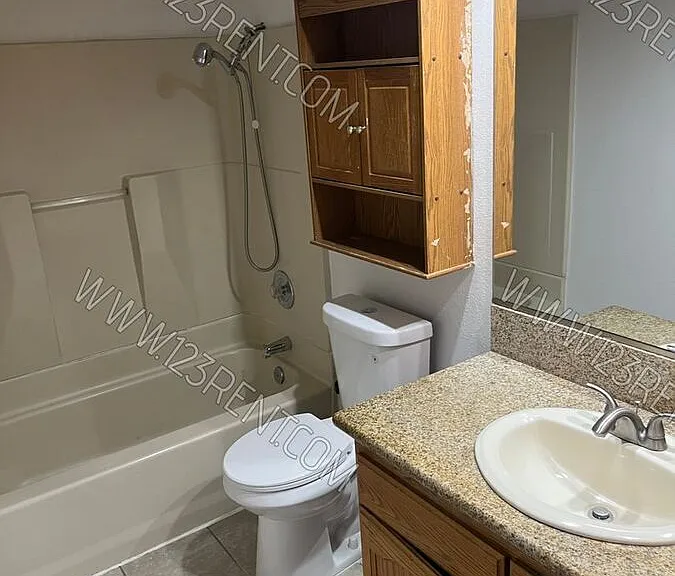 44412 15th St E #13 — Photo 9