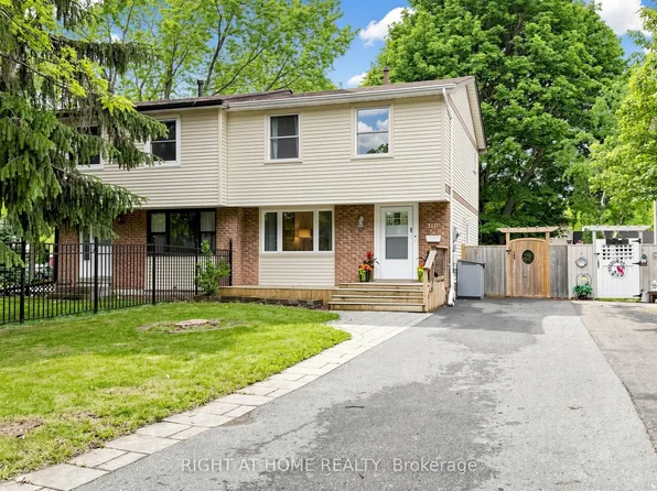 310 Shamrock Ct, Oshawa, ON L1J 6X9