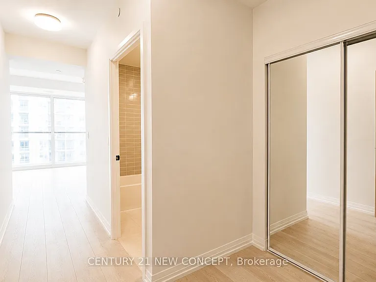 280 Dundas St W #705 — Photo 13