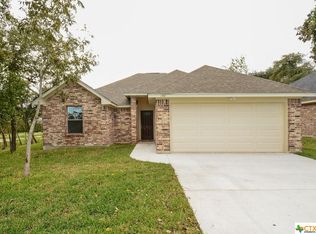 198 River Park Dr, Luling, TX 78648