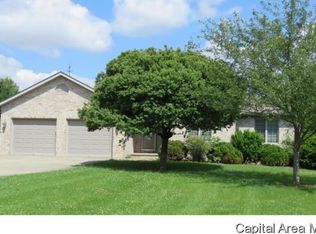 1304 Annandale Rd, New Berlin, IL 62670