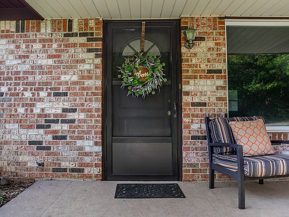 3rd image of 5821 Furnas Rd