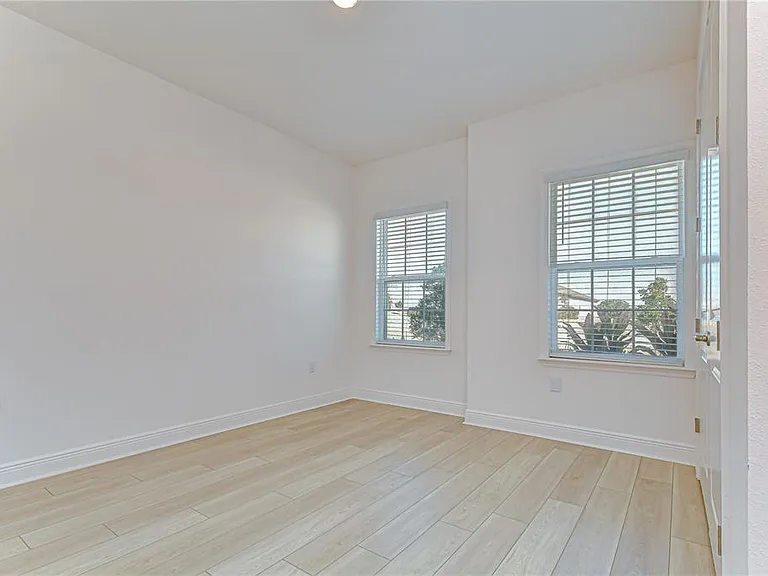 10027 Dolphin Gull Cir — Photo 8