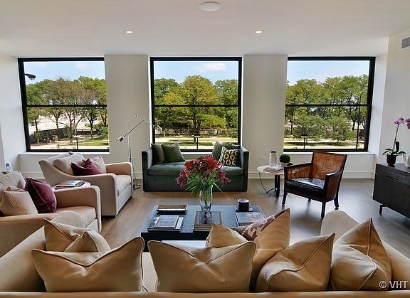 4th image of 318 S Michigan Ave #600