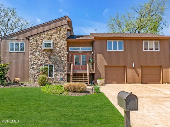 1702 Holbrook Street, Oakhurst, NJ 07755