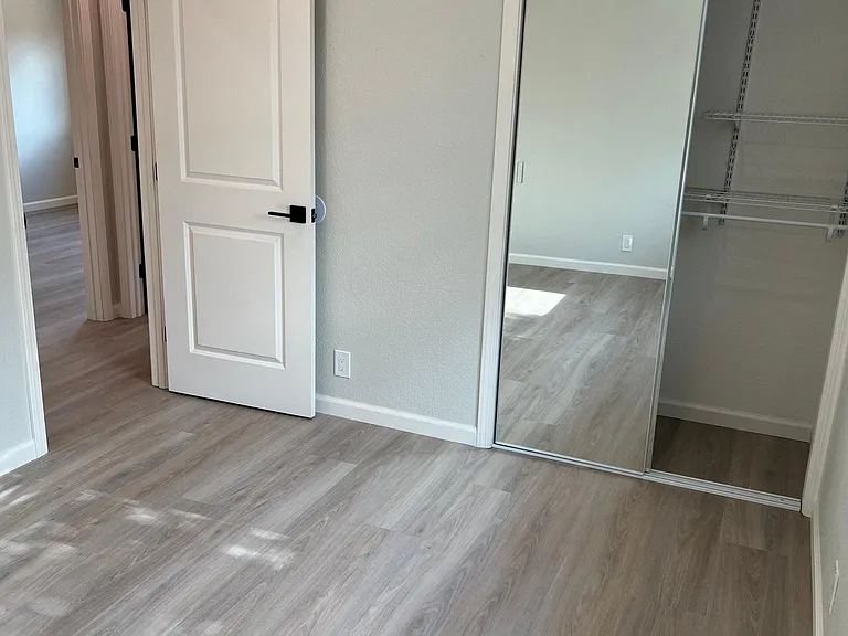 888 Leith Ave — Photo 9