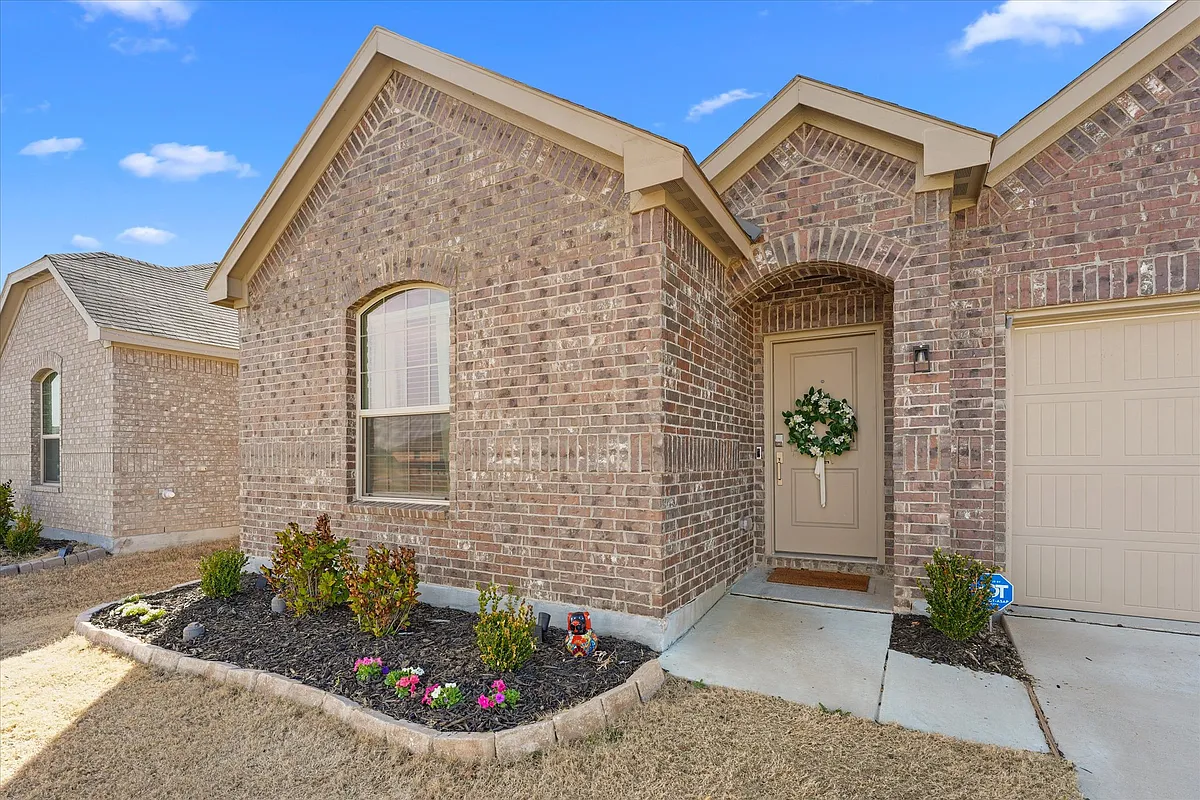 Building Photo - 5028 Waterway Dr
