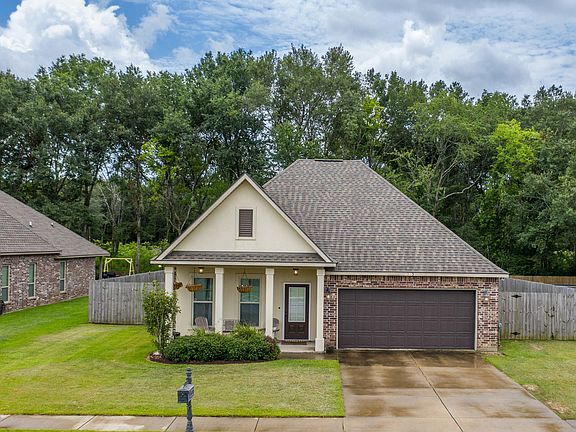 2nd image of 203 Ouachita Dr
