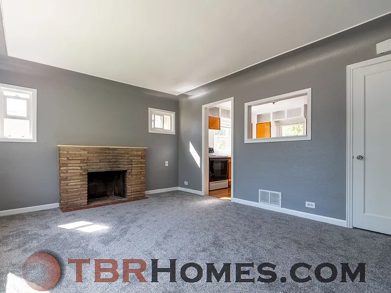 4285 S Delaware St — Photo 3