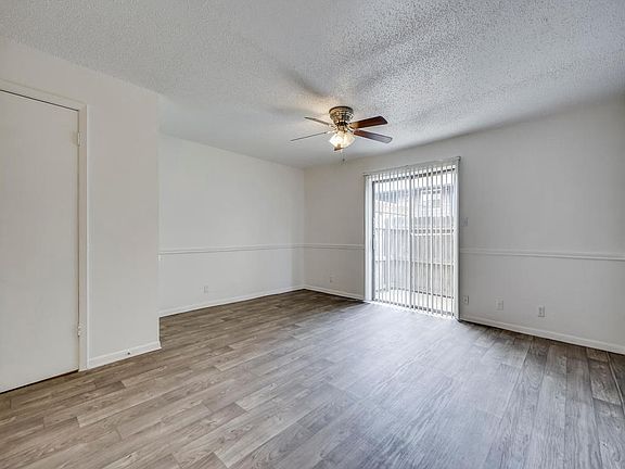 4th image of 1302 Parker Ln APT 111