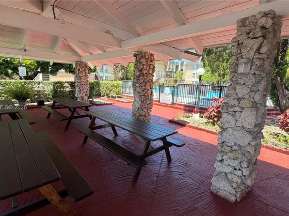 3901 SW 109th Ave #4, Miami, FL 33165
