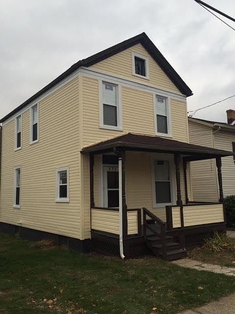 Spacious Front Porch