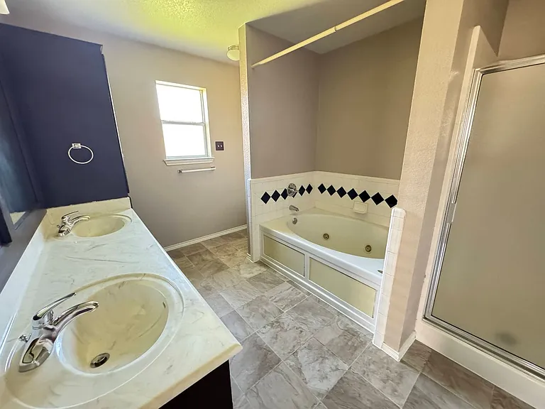 3903 Tiger Dr — Photo 12