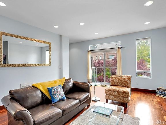 5th image of 739 Harvard Ave E #B
