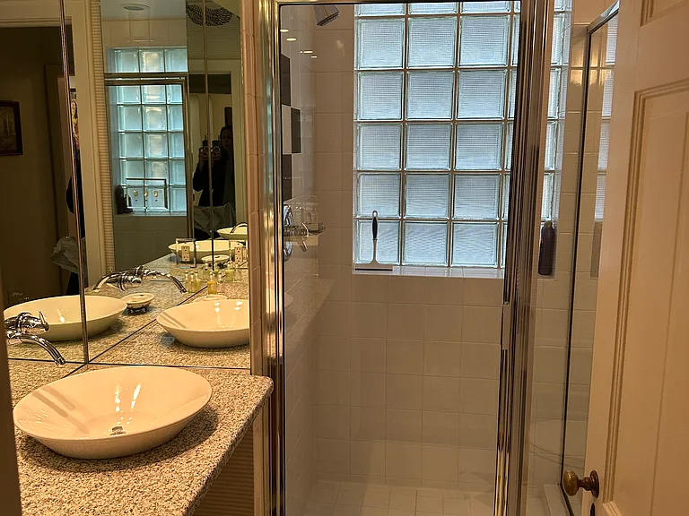 4501 Bromley Ln — Photo 12