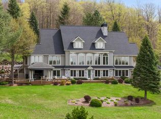 1022 Ridgeline Dr, Boyne City, MI 49712