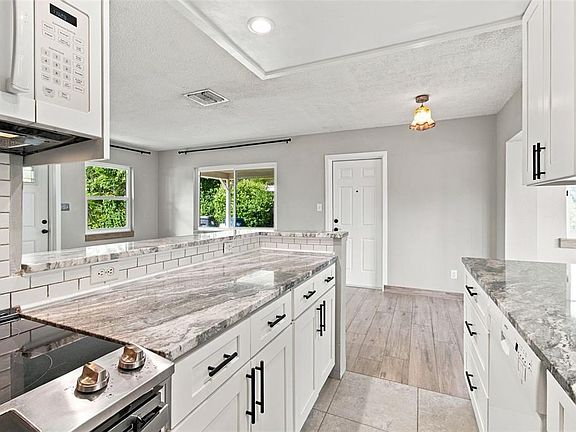 4th image of 2315 AMHERST AVENUE
