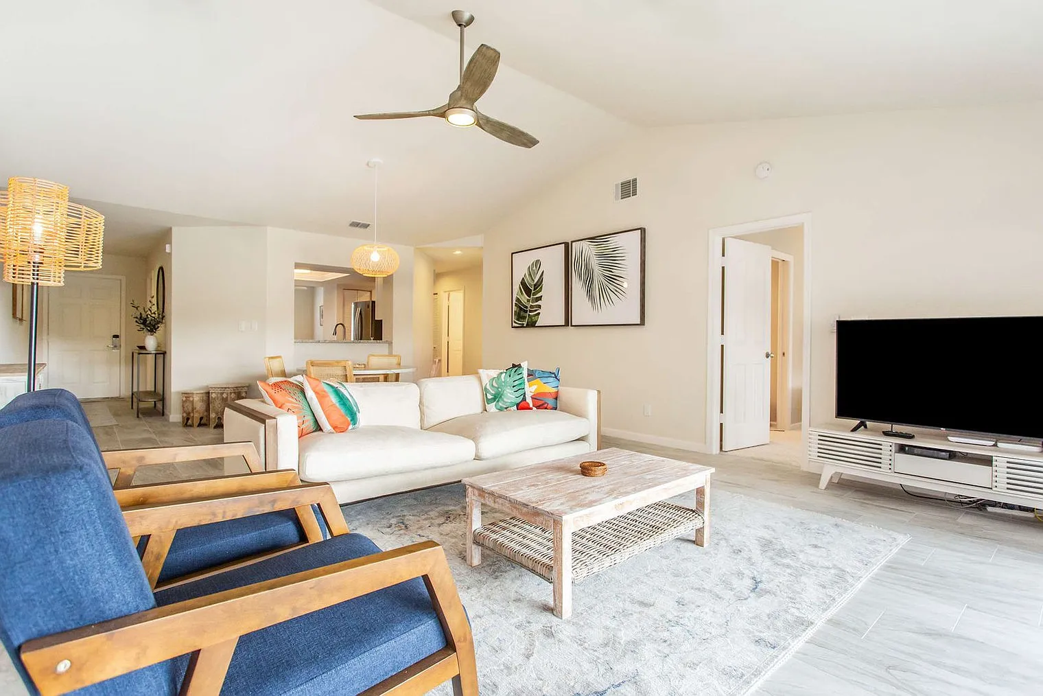 2 bed, 2.0 bath, $2,182 — Photo 4
