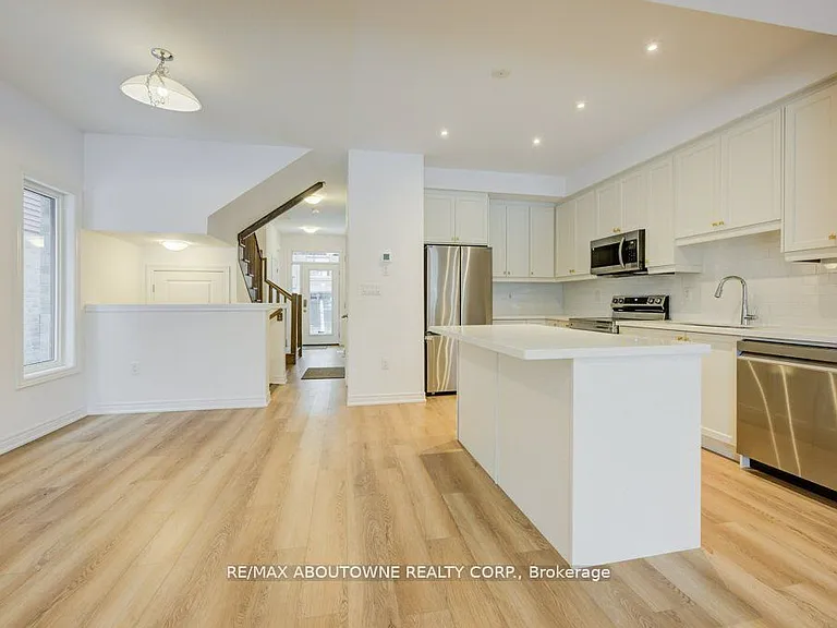 120 Court Dr #85 — Photo 12
