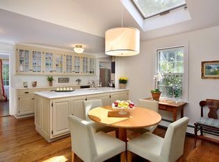 8 Derby Ln, Weston, MA 02493