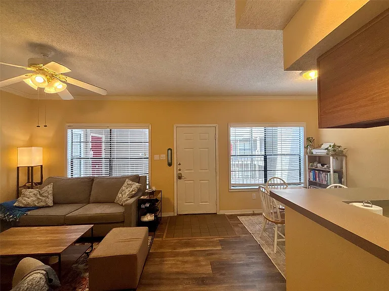 915 W 23rd St #206 — Photo 14