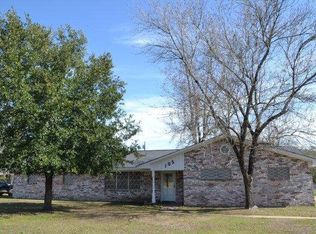 105 Tower Ln, Lufkin, TX 75901