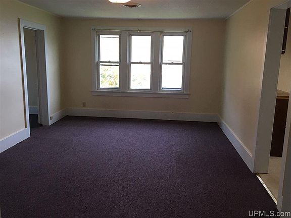 3rd image of 107 E McLeod Ave