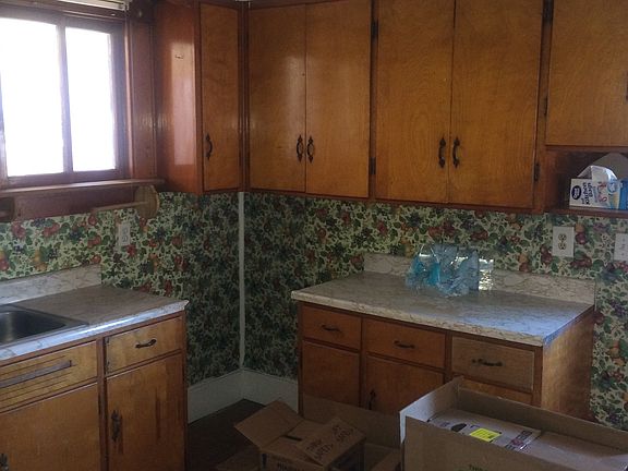 4th image of 104 Elm Ave