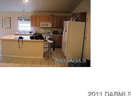 3 bed, 1246 sqft, $1,750 — Photo 3