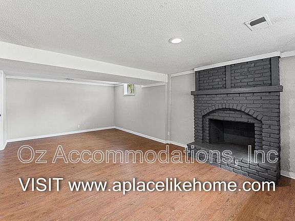 4th image of 1105 W Elm Ter