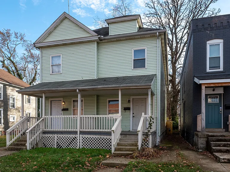 1635 Oak St #1635 — Photo 9