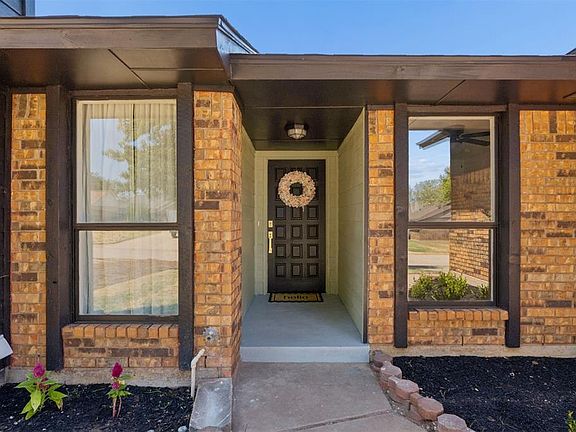 3rd image of 1013 N Crystal Way