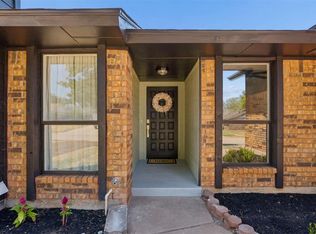 1013 N Crystal Way, Mustang, OK 73064