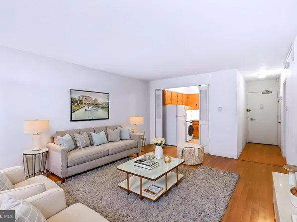 1900 John F Kennedy Blvd APT 322, Philadelphia, PA 19103
