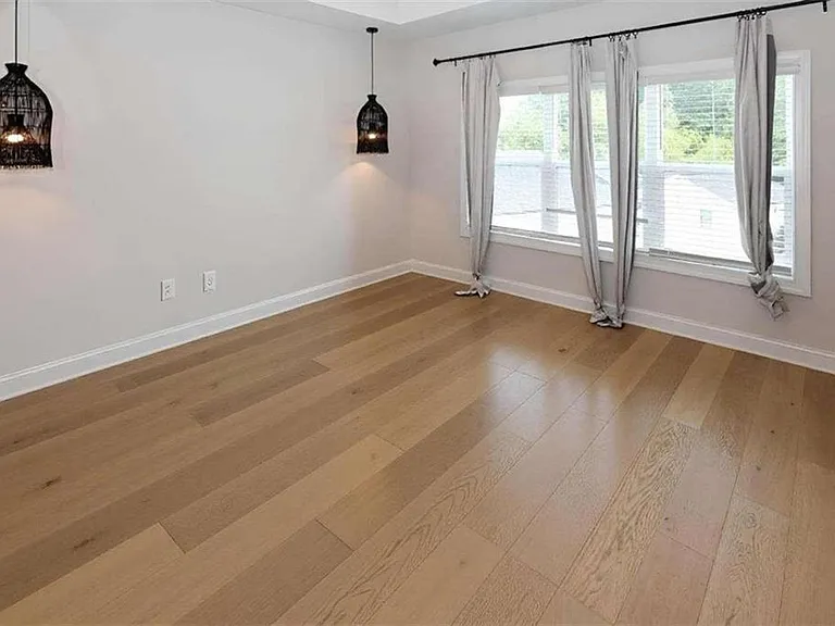 1860 Commons Pl NW — Photo 16